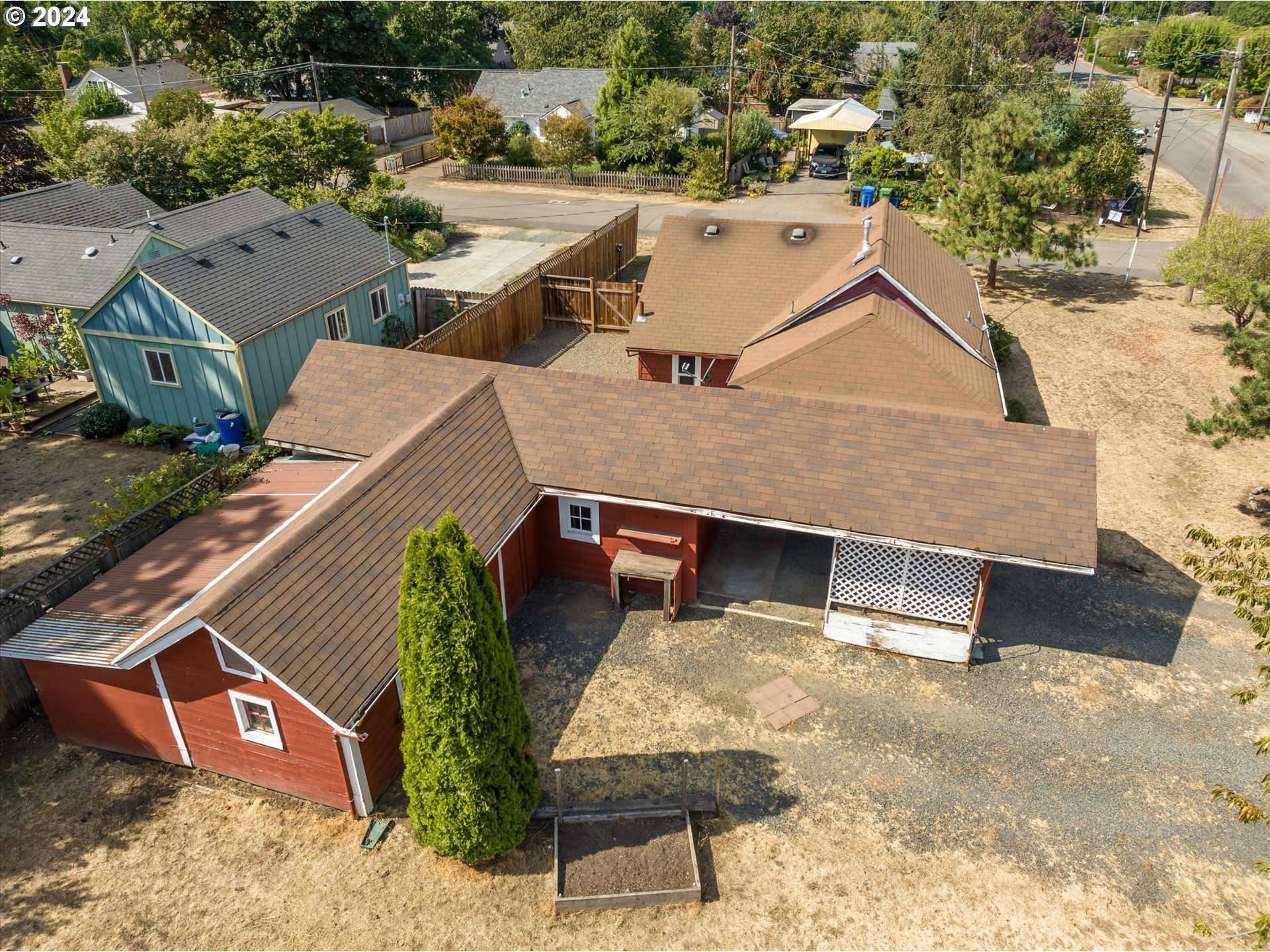 91019 South Coleman Street Eugene, OR 97408 - Photo 27 of 29 an aerial view of a house with garden space and street view