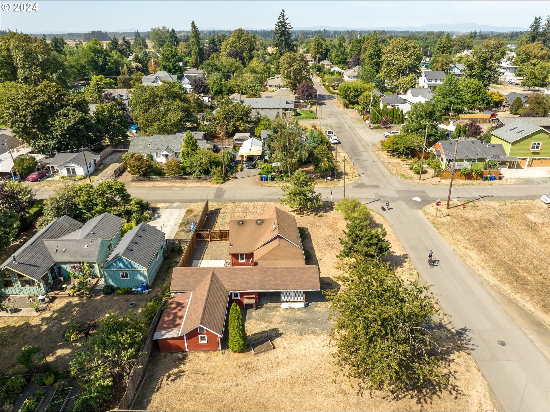 91019 South Coleman Street Eugene, OR 97408 - Photo 28 of 29 an aerial view of residential houses with outdoor space