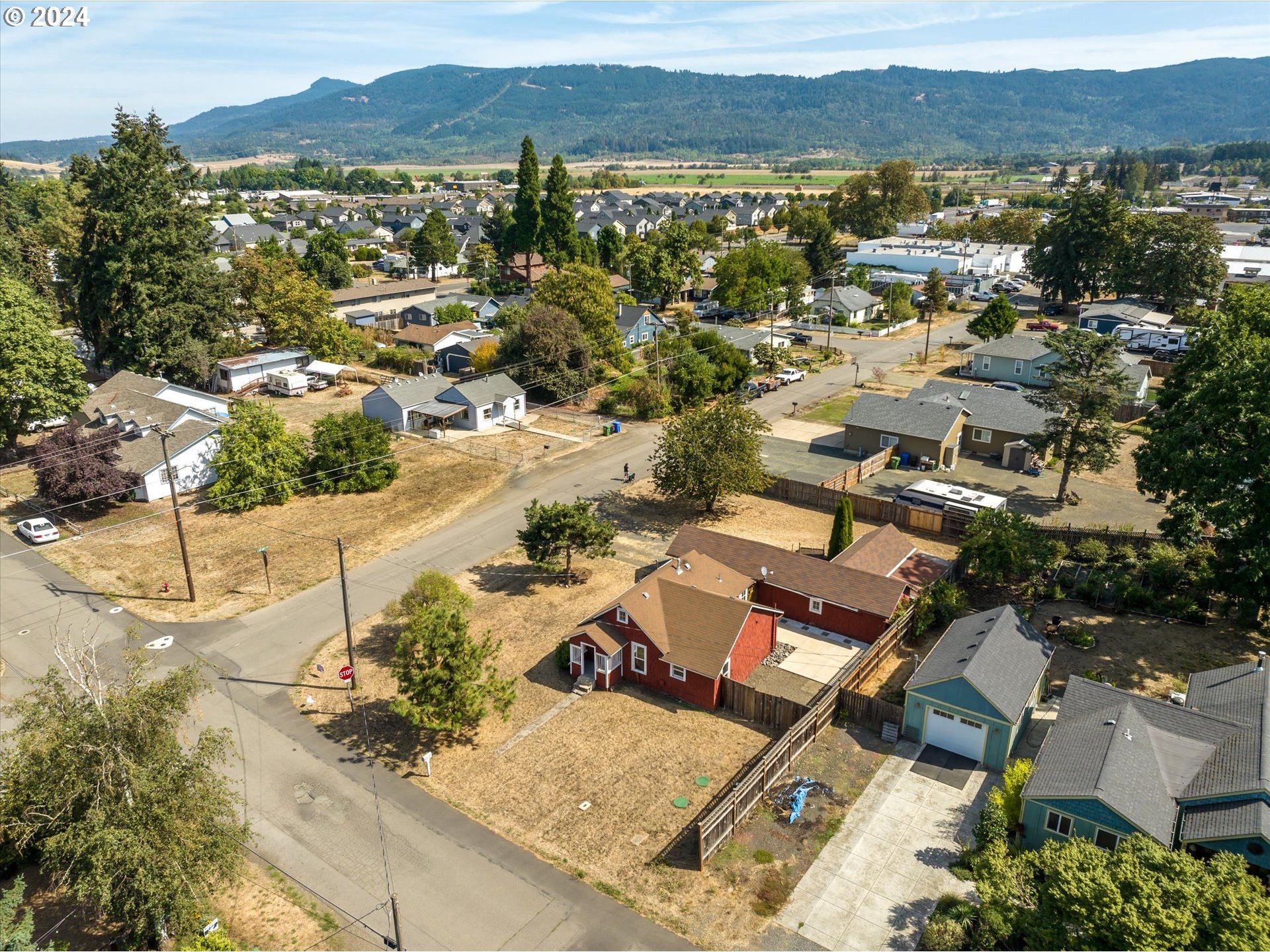 91019 South Coleman Street Eugene, OR 97408 - Photo 29 of 29 an aerial view of residential house with outdoor space