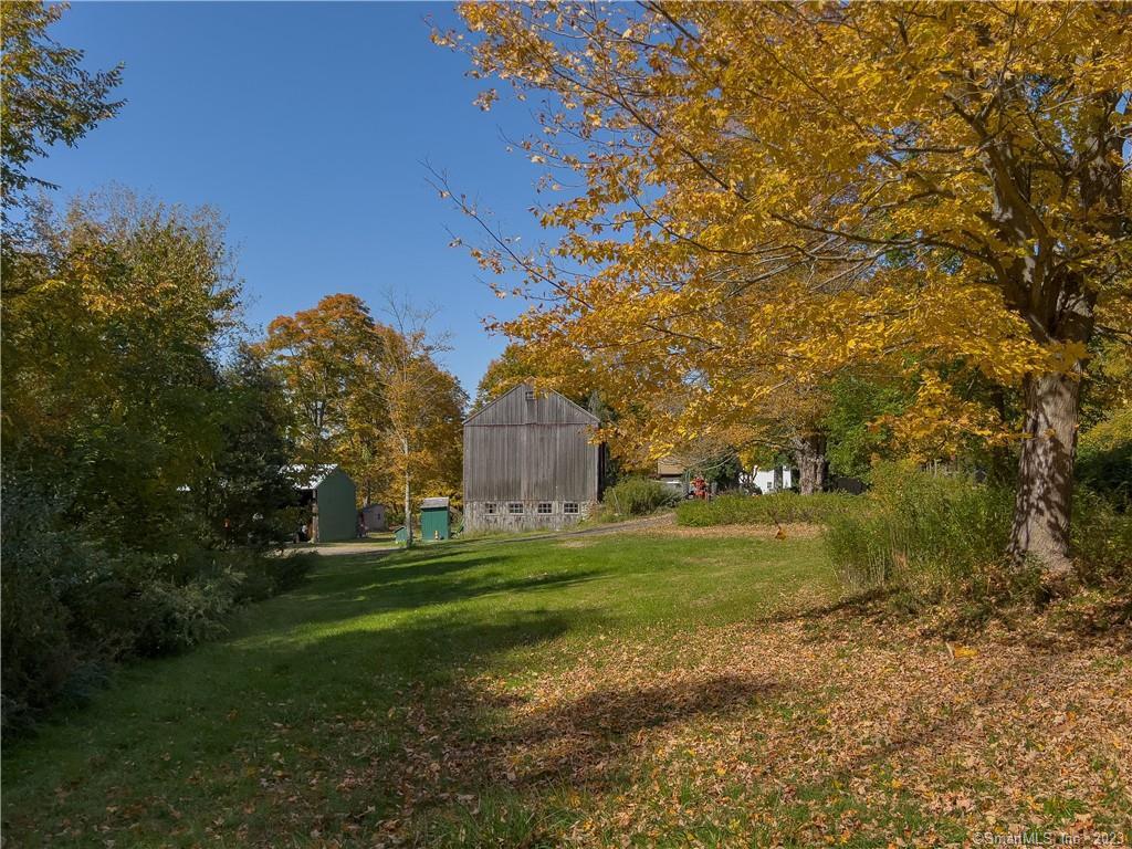 81 Currituck Road Newtown, CT 06470 - Photo 32 of 40