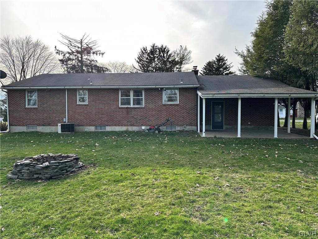 3032 Hecktown Road Bethlehem, PA 18020 - Photo 2 of 13 Gallery Image 2