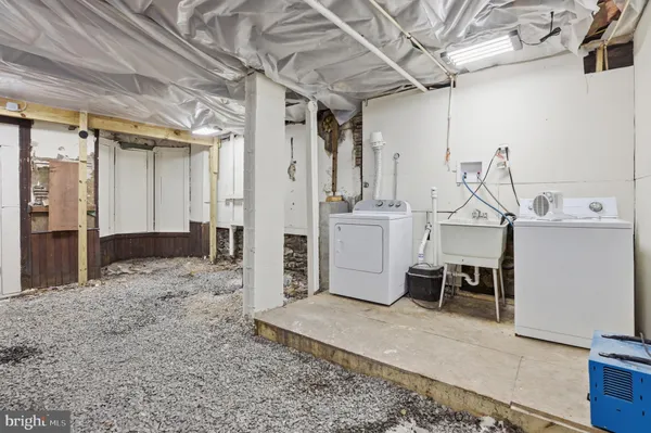 $1,700 | 319 East A Street, Unit 2, Brunswick, MD 21716