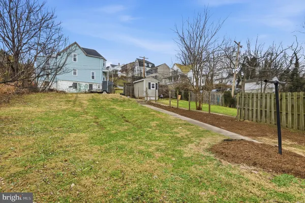 $1,700 | 319 East A Street, Unit 2, Brunswick, MD 21716