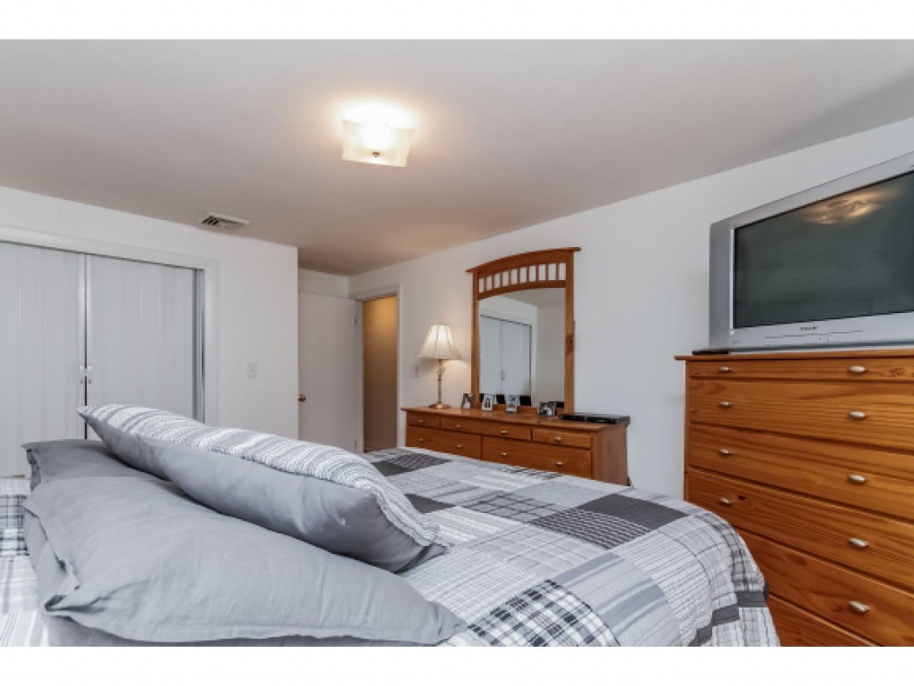 88 Harris Road Nashua, NH 03062 - Photo 13 of 36