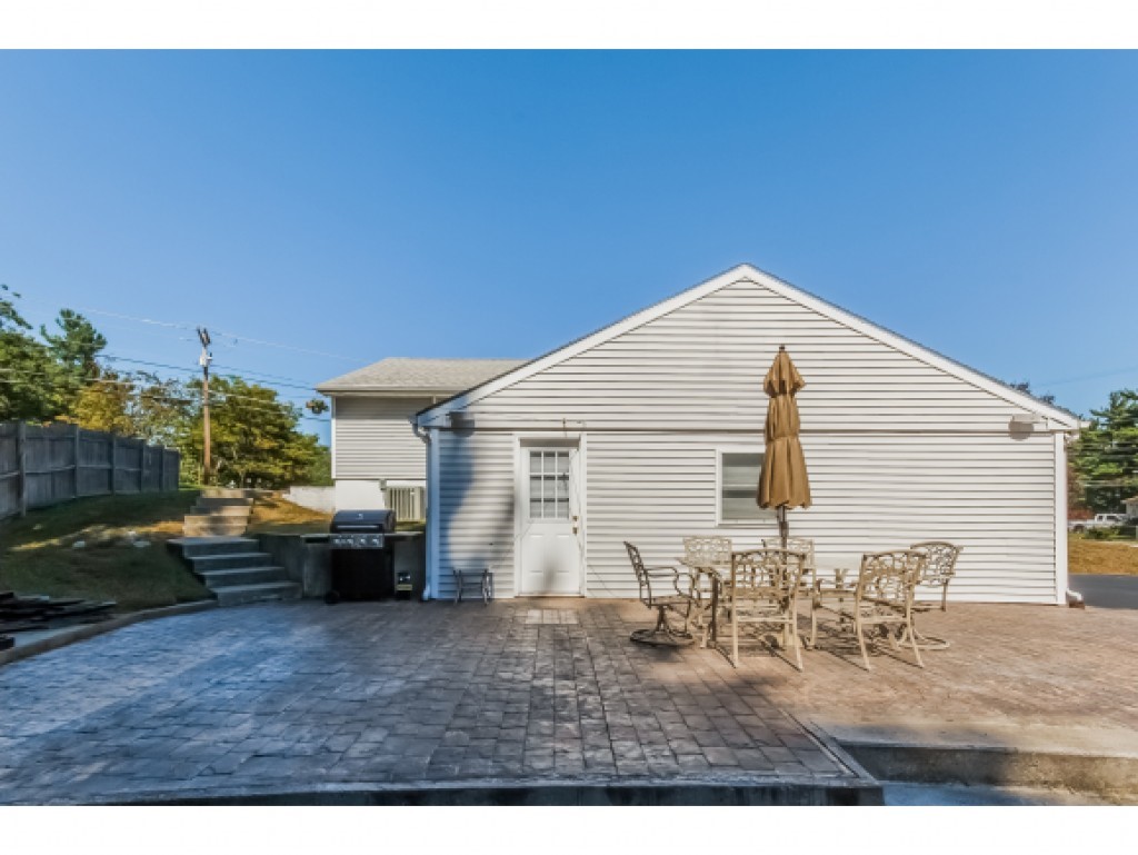88 Harris Road Nashua, NH 03062 - Photo 31 of 36