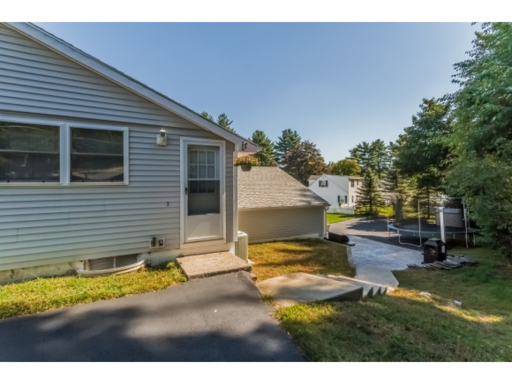 88 Harris Road Nashua, NH 03062 - Photo 32 of 36