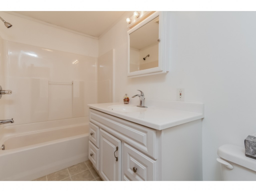 88 Harris Road Nashua, NH 03062 - Photo 6 of 36