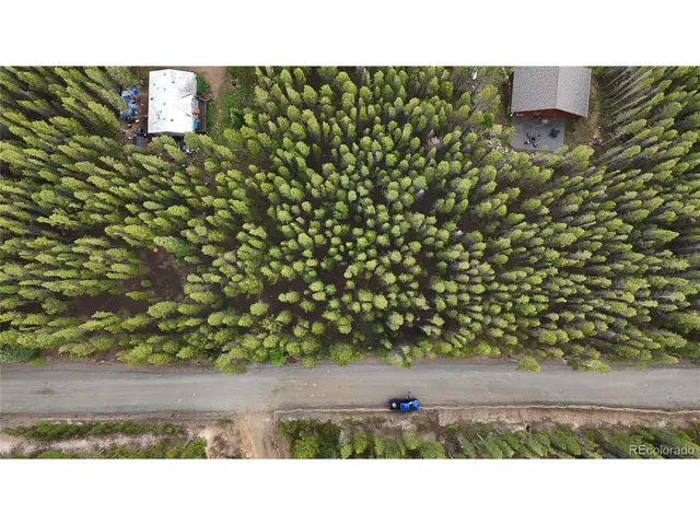 a picture of a bench