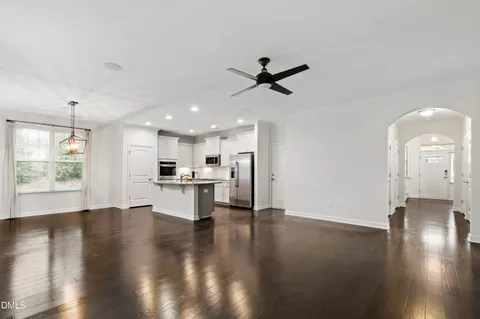 $550,000 | 8121 Fieldcrest Lane, Fuquay-Varina, NC 27526