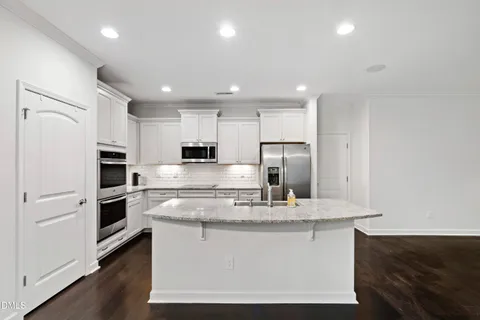 $545,000 | 8121 Fieldcrest Lane, Fuquay-Varina, NC 27526