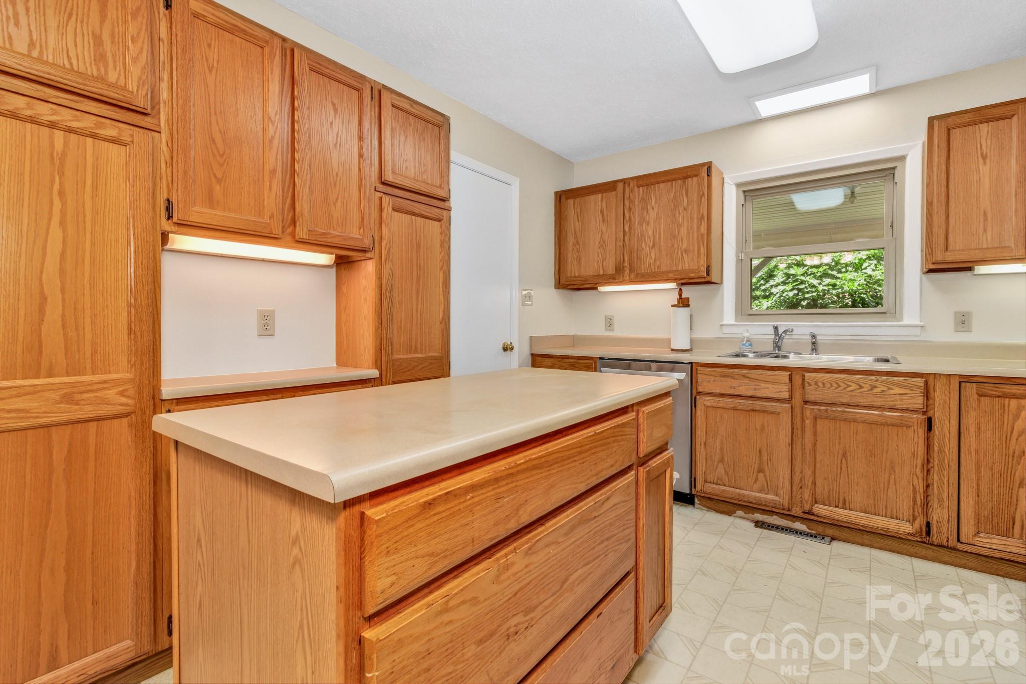 67 Wagon Road Asheville, NC 28805 - Photo 12 of 44