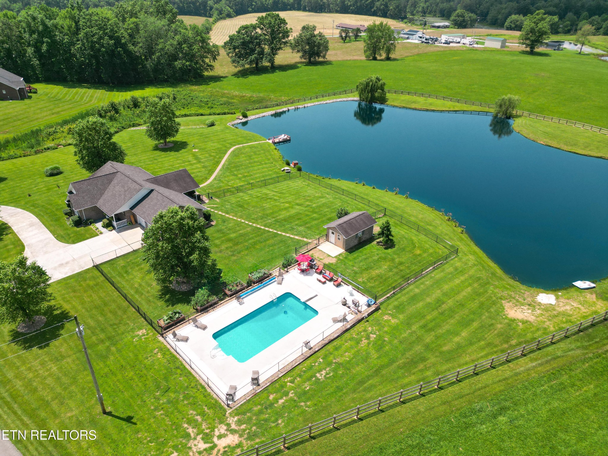 287 R S Marcum Road Oneida, TN 37841 - Photo 2 of 57
