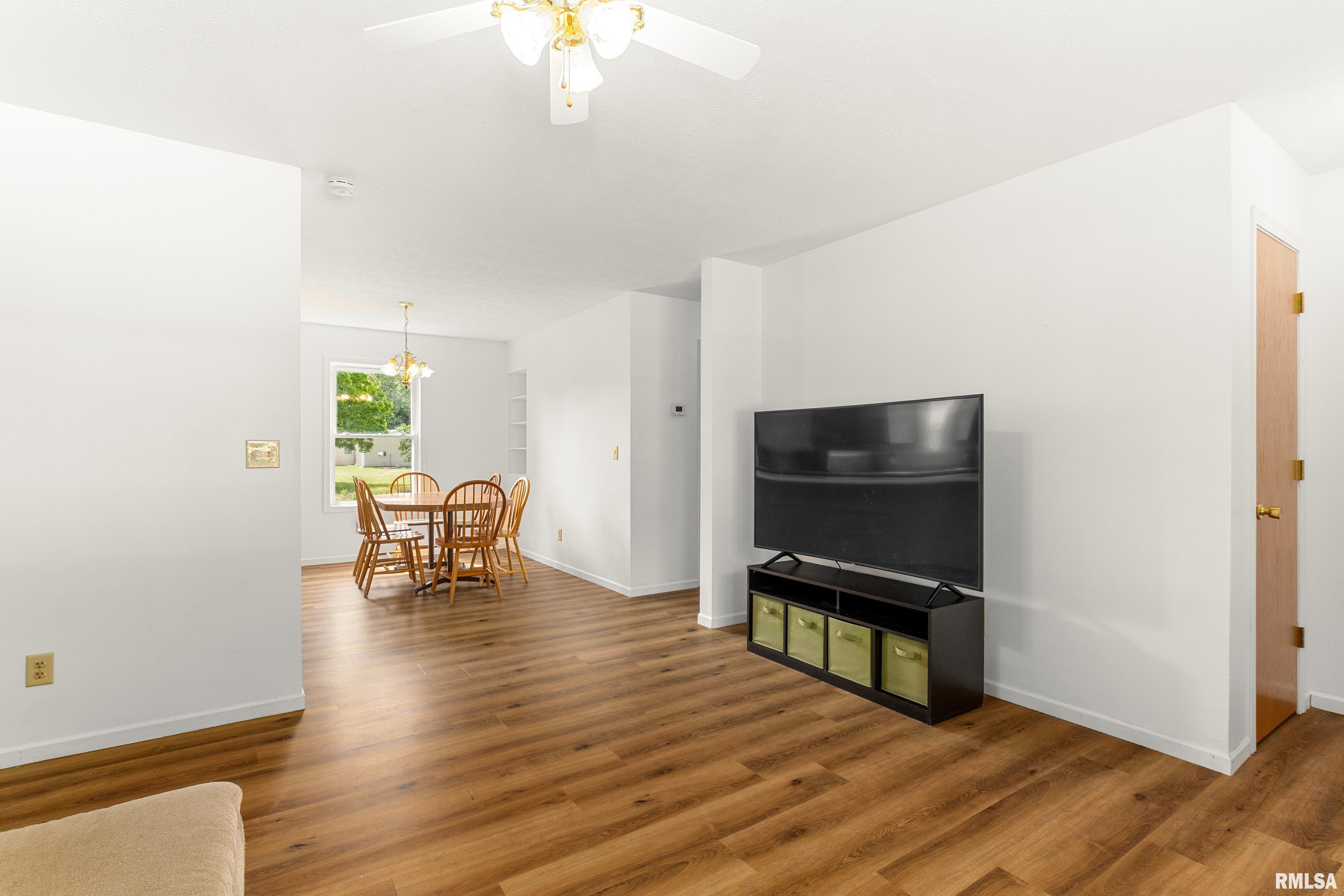 309 North 3rd Street Secor, IL 61771 - Photo 3 of 27