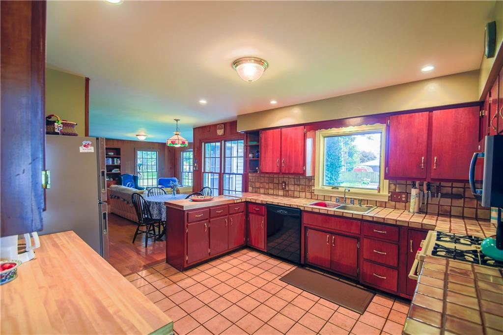129 McClellan Road Greenfield, IN 46140 - Photo 15 of 24 Gallery Image 15
