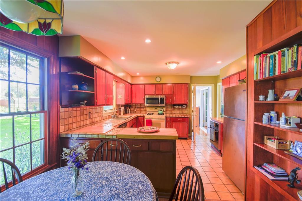 129 McClellan Road Greenfield, IN 46140 - Photo 16 of 24 Gallery Image 16