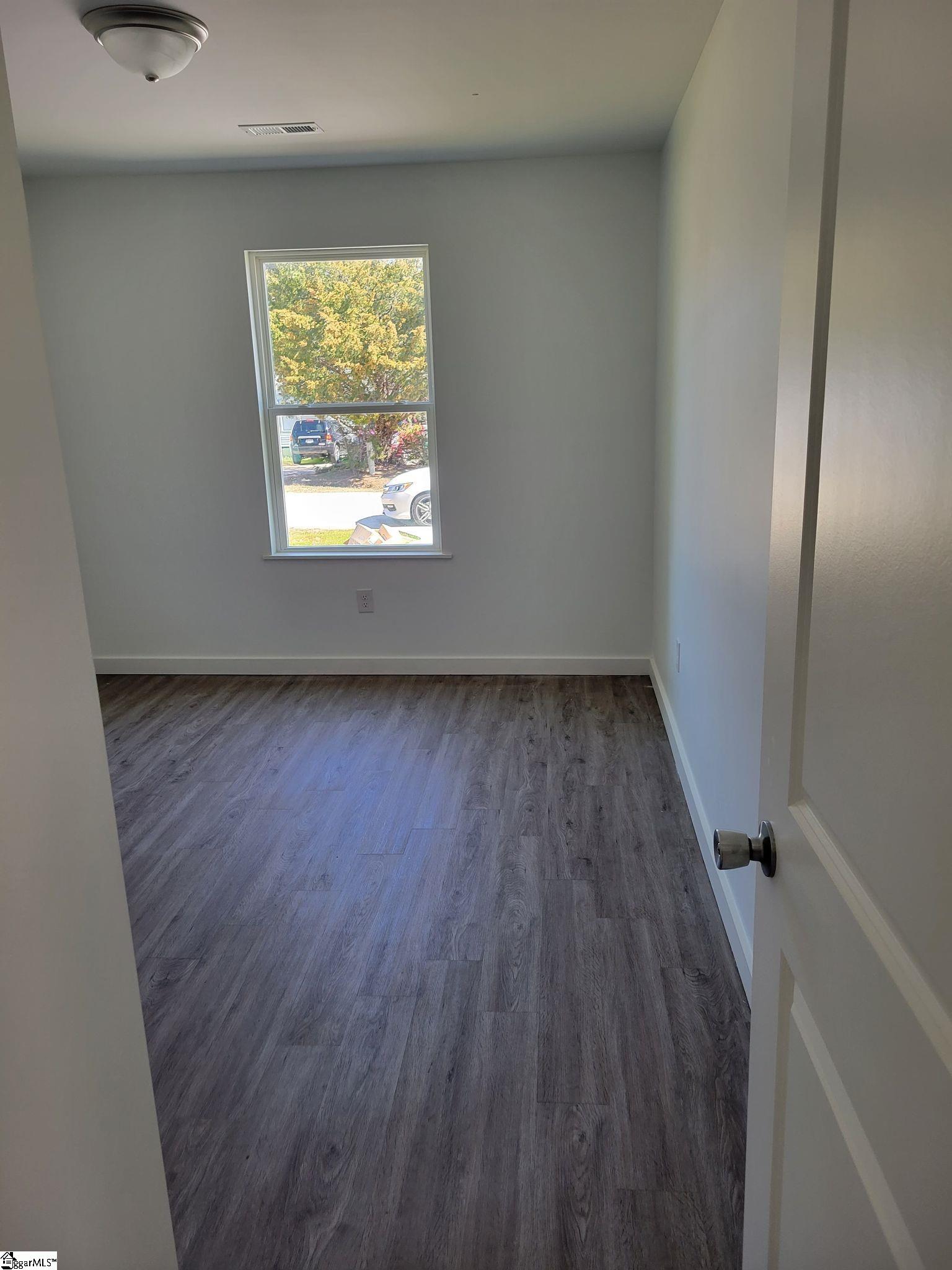 316 Dillon Drive Clinton, SC 29325 - Photo 4 of 9 Gallery Image 4