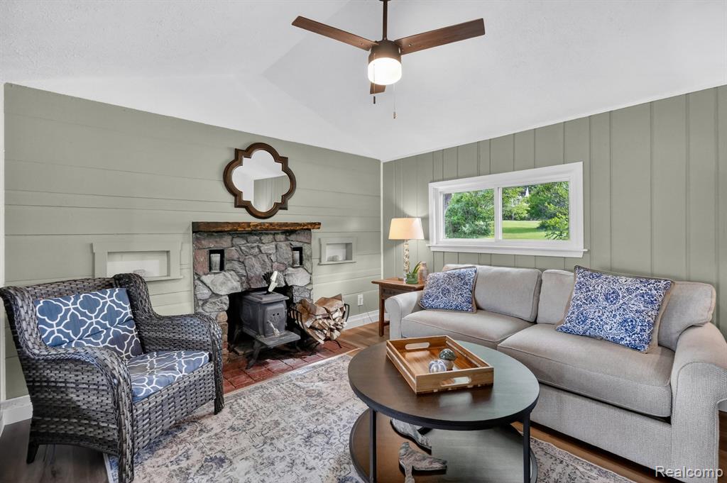 1717 Triangle Lake Road Howell, MI 48843 - Photo 40 of 58