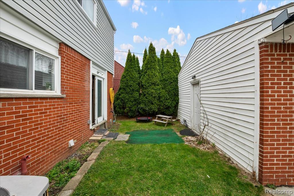 6716 Rosedale Boulevard Allen Park, MI 48101 - Photo 28 of 31 GetMedia-3