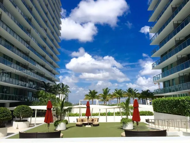 $650,000 | 1111 Southwest 1st Avenue, Unit 2217N, Miami, FL 33130