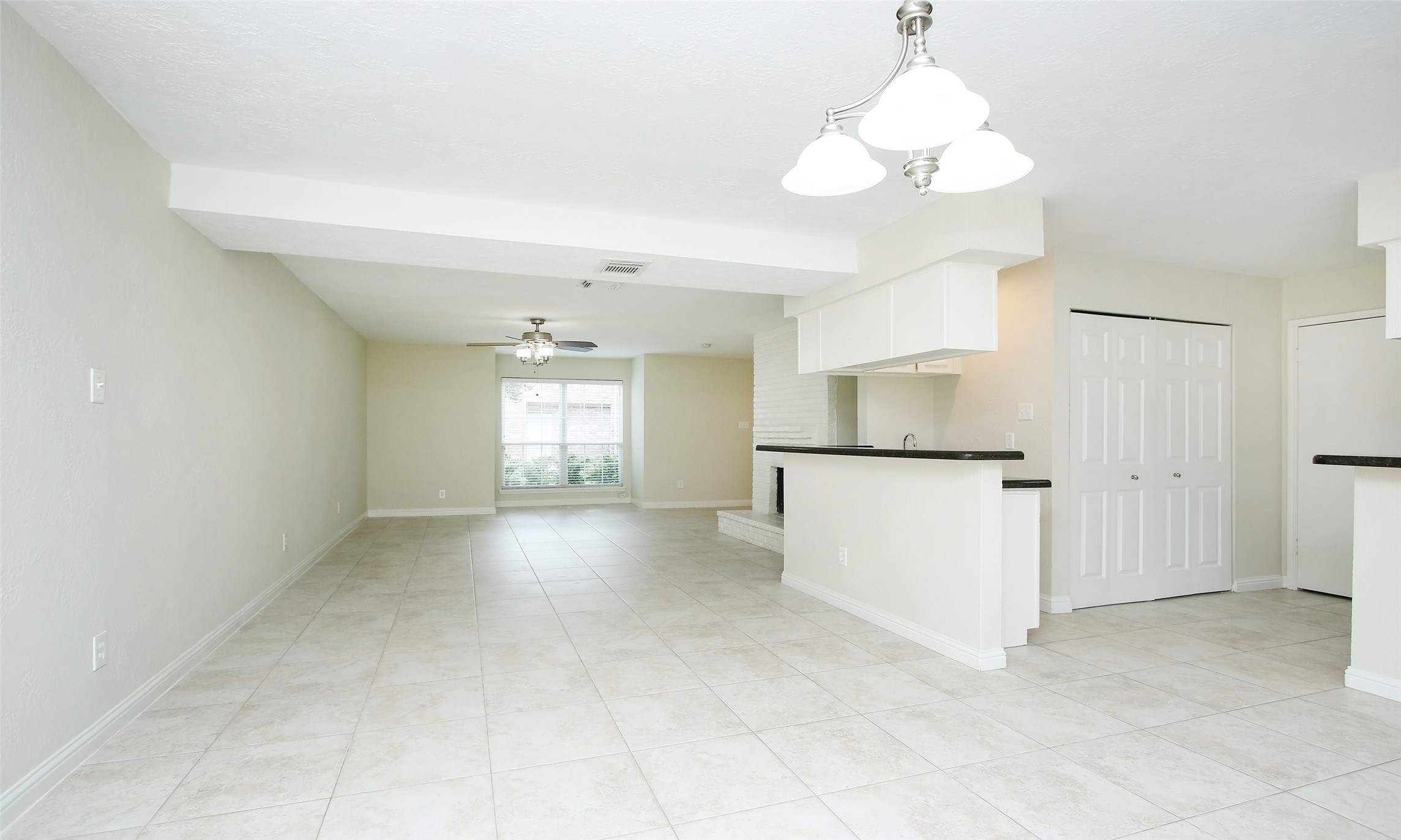 14641 Perthshire Road Houston, TX 77079 - Photo 7 of 37