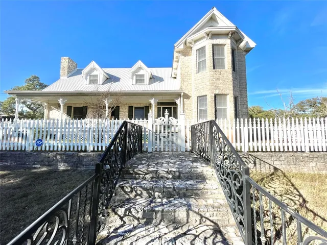 $650,000 | 2 Sentinel Hill, Austin, TX 78737