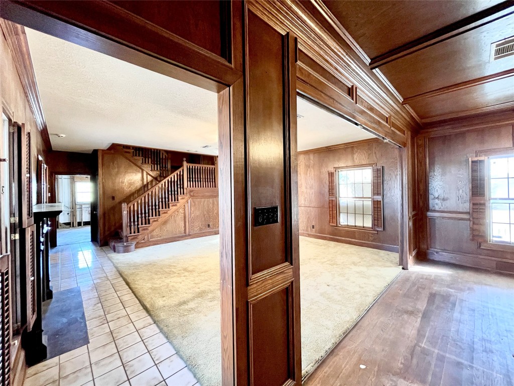 2 Sentinel Hill Austin, TX 78737 - Photo 35 of 40 a hallway with a view of an entryway