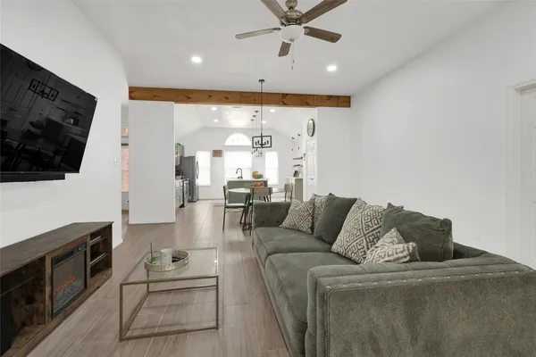 $2,250 | 18875 Ferney Lane, Porter, TX 77365