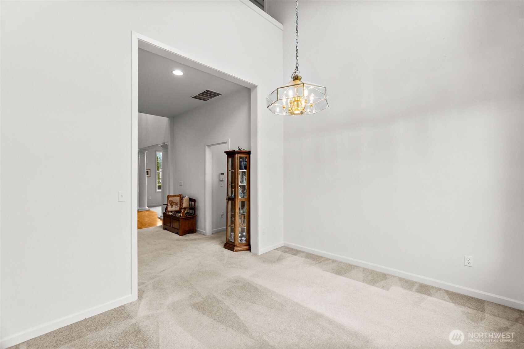 2312 Carnbee Court Southeast Lacey, WA 98513 - Photo 11 of 37 en view interior of the house and natural light