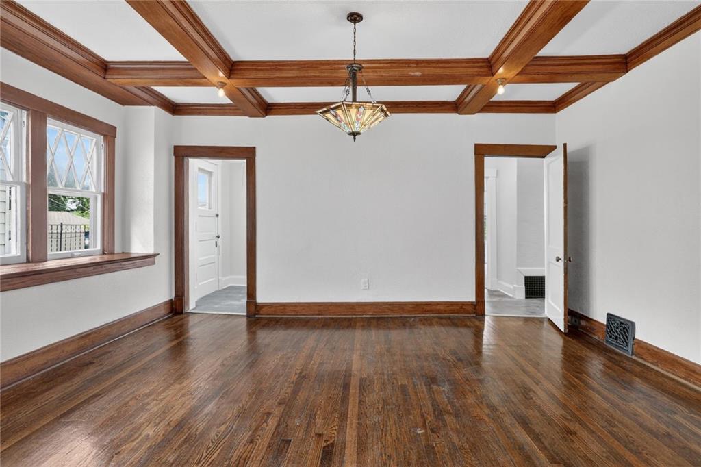 3304 West Coleman Road Kansas City, MO 64111 - Photo 10 of 20