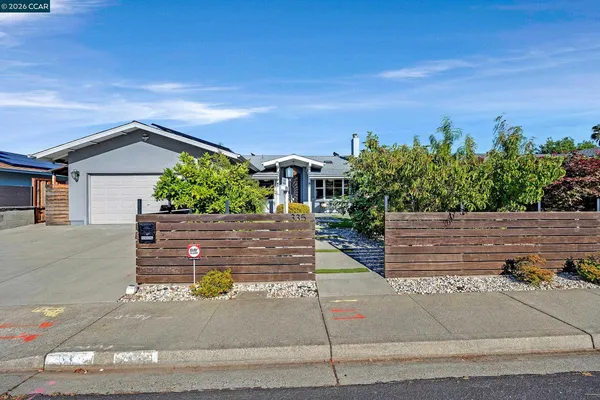 $948,000 | 335 Lakeside Court, Martinez, CA 94553