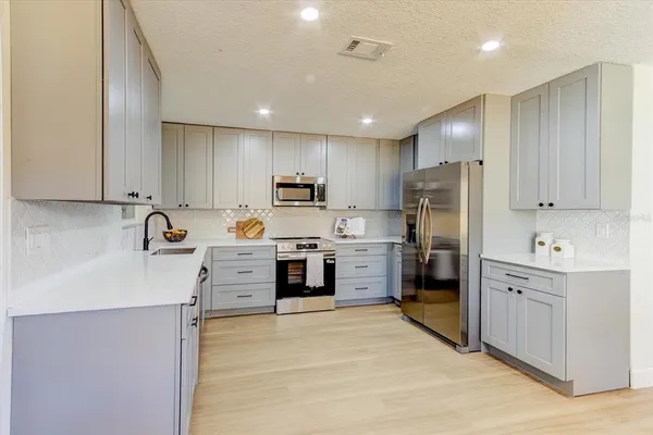 $284,000 | 20 Woodlands Circle, Ormond Beach, FL 32174
