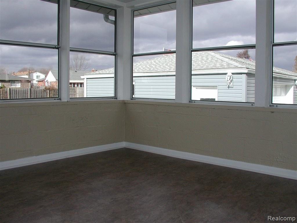7825 Sheldon Road Canton, MI 48187 - Photo 7 of 25 3 season room.JPG