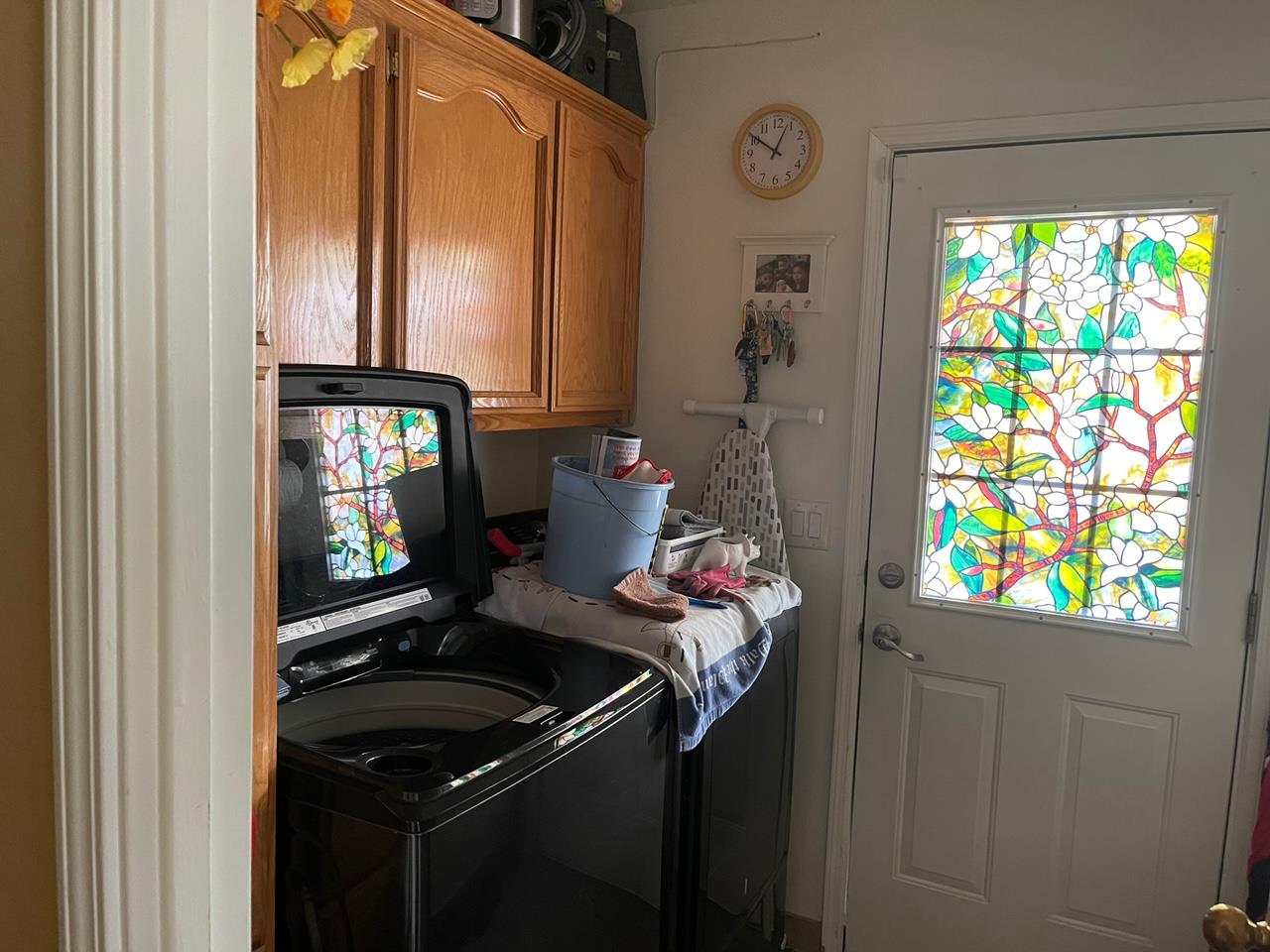 6130 Monterey Road, Unit 289 San Jose, CA 95138 - Photo 13 of 17 a kitchen with a stove and a refrigerator