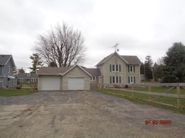 401 2nd Street Kings, IL 61068 - Photo 5 of 17 a house view with a outdoor space