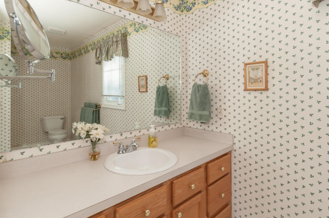 1008 Stafford Road Kalamazoo, MI 49006 - Photo 10 of 21 Stafford-8