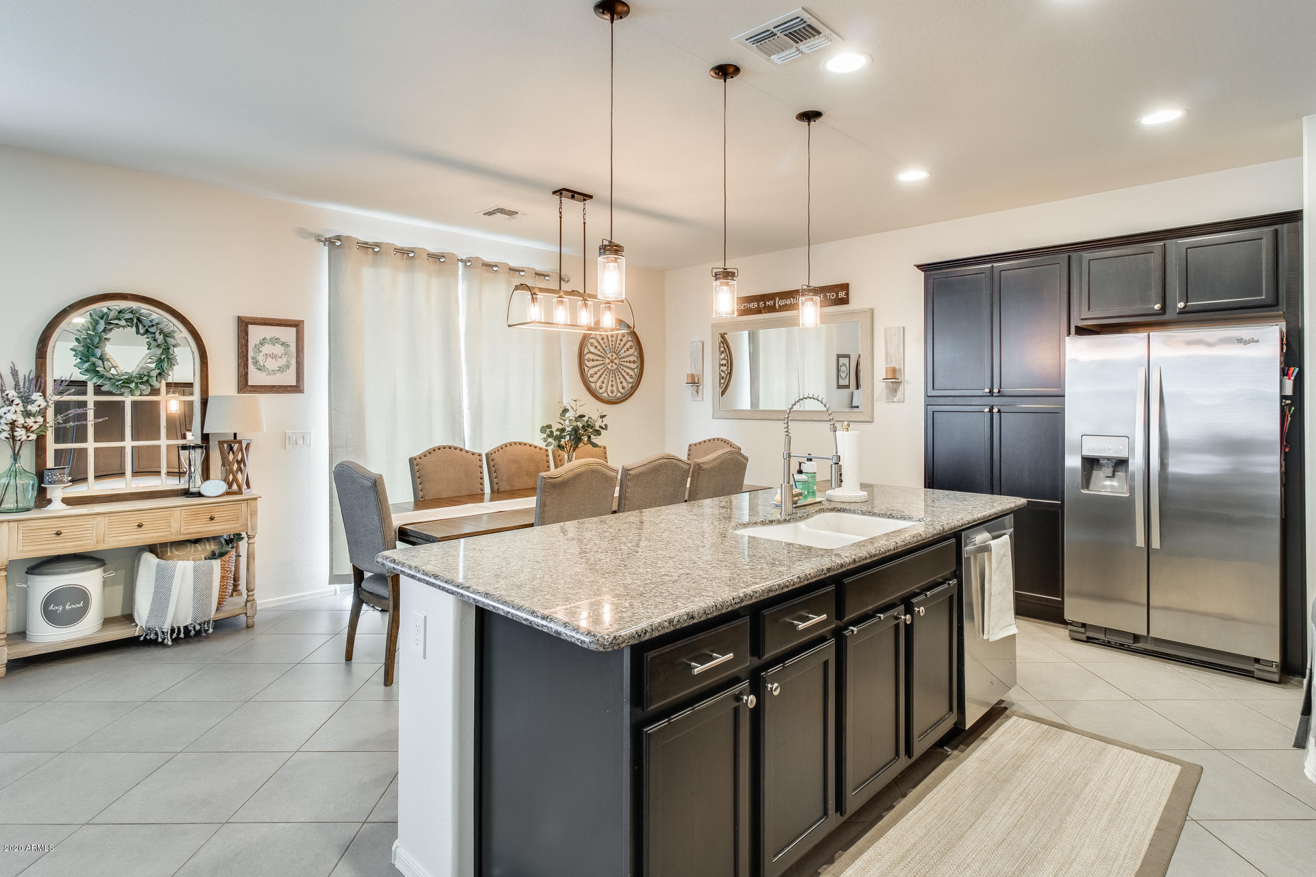 12118 West Rowel Road Peoria, AZ 85383 - Photo 8 of 34