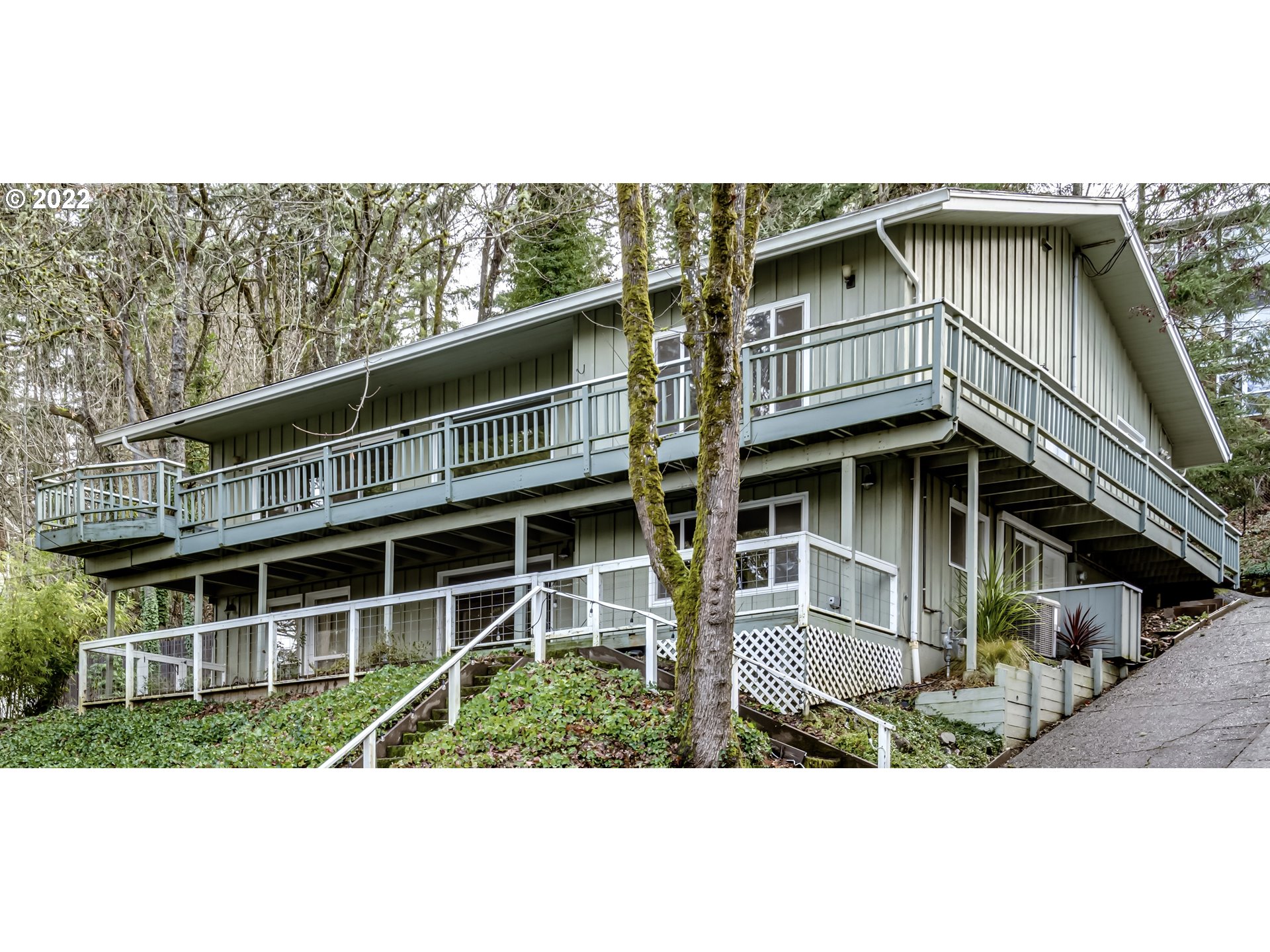 2655 Cresta De Ruta Street Eugene, OR 97403 - Photo 2 of 32 a view of house with a outdoor space