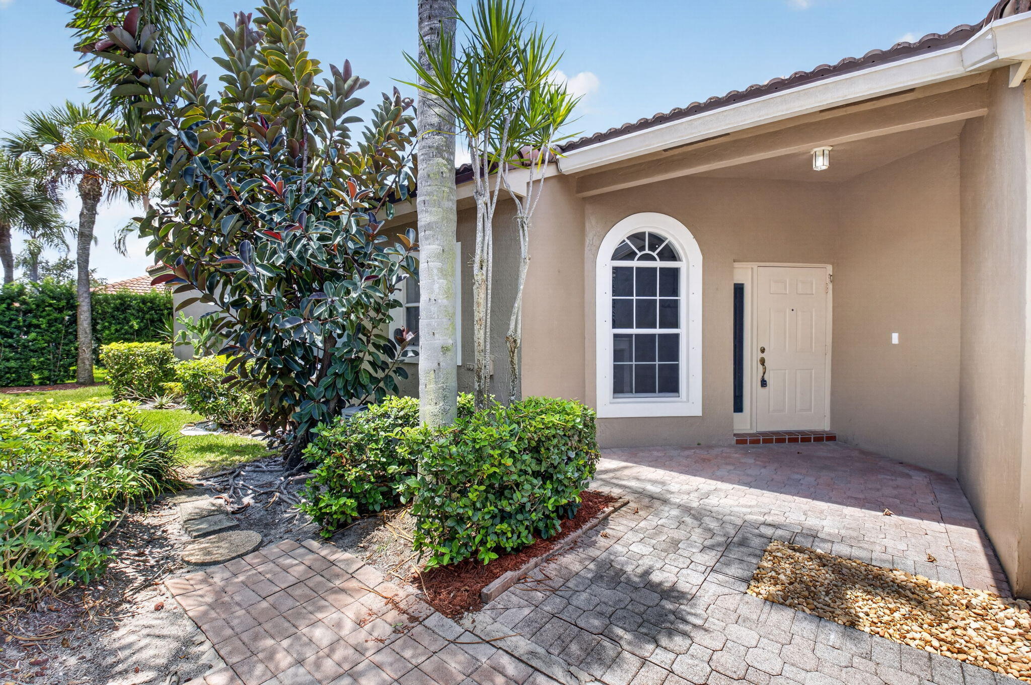 8410 Vía Serena Boca Raton, FL 33433 - Photo 3 of 40 4-web-or-mls-DSC_1790