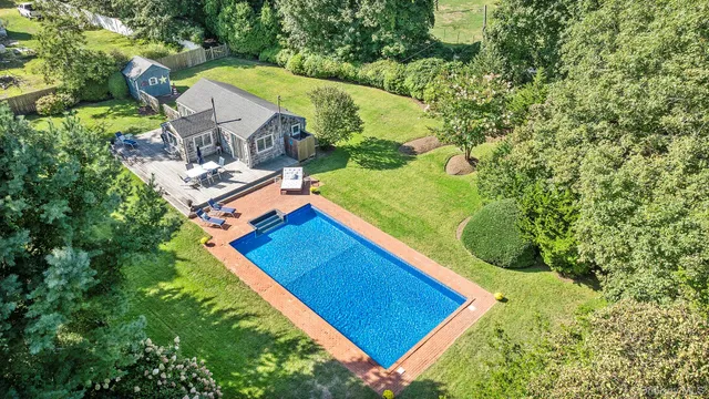 $1,499,000 | 140 Three Mile Harbor Road, East Hampton, NY 11937