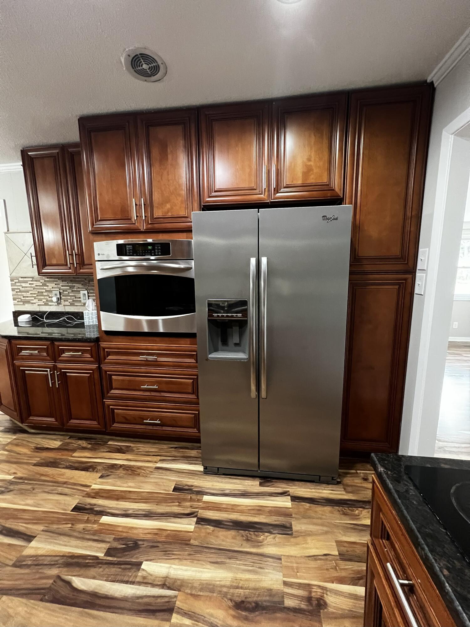 3641 Lake Shore Drive Martinez, GA 30907 - Photo 11 of 47 13 KITCHEN REF & OVEN