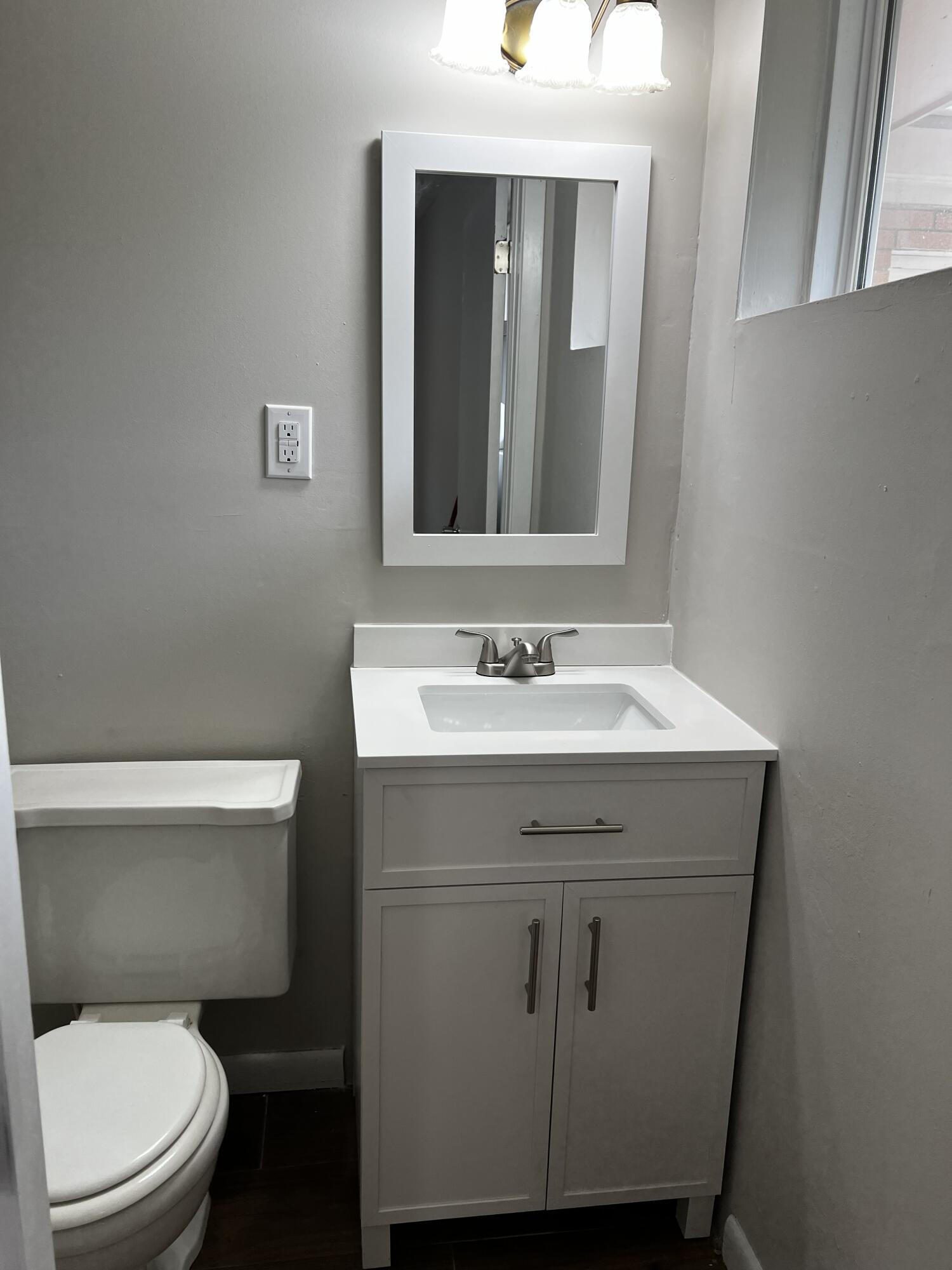 3641 Lake Shore Drive Martinez, GA 30907 - Photo 18 of 47 19 MASTER BATH WITH SHOWER STALL
