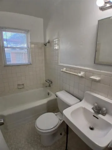 $1,200 | 3019 Avon Street, Unit 3019, Dallas, TX 75211