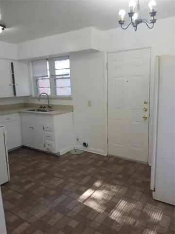 $1,200 | 3019 Avon Street, Unit 3019, Dallas, TX 75211