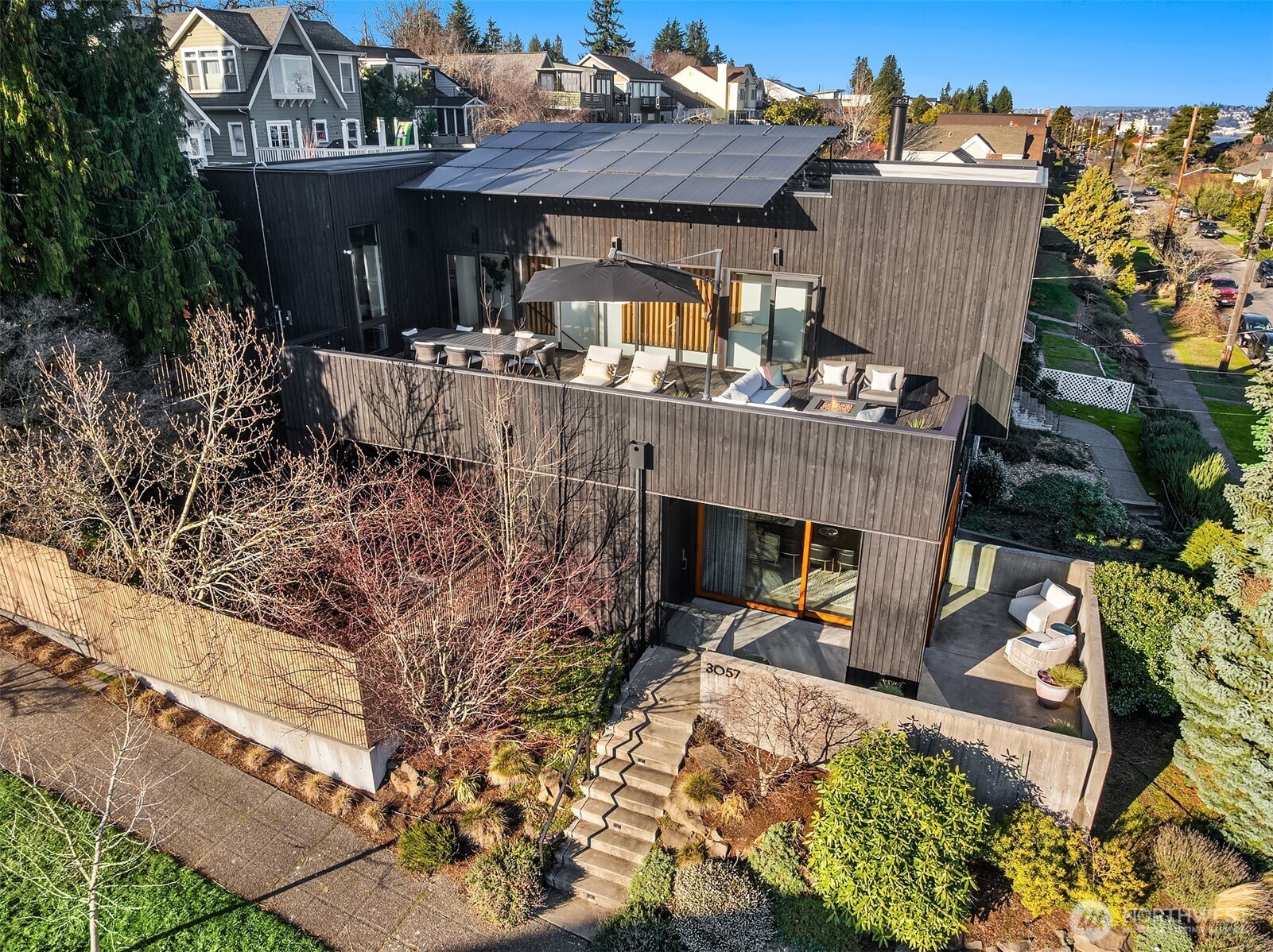 3057 36th Avenue Southwest Seattle, WA 98126 - Photo 3 of 40