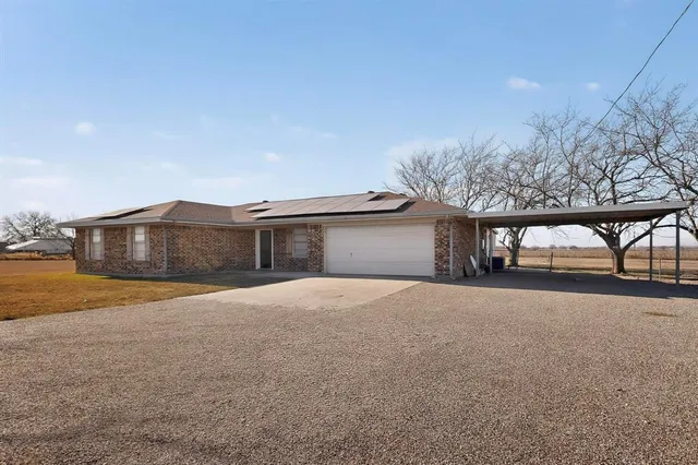 $2,500 | 3048 State Highway 171, Cleburne, TX 76031