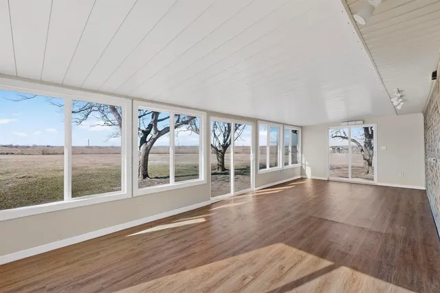 $2,500 | 3048 State Highway 171, Cleburne, TX 76031