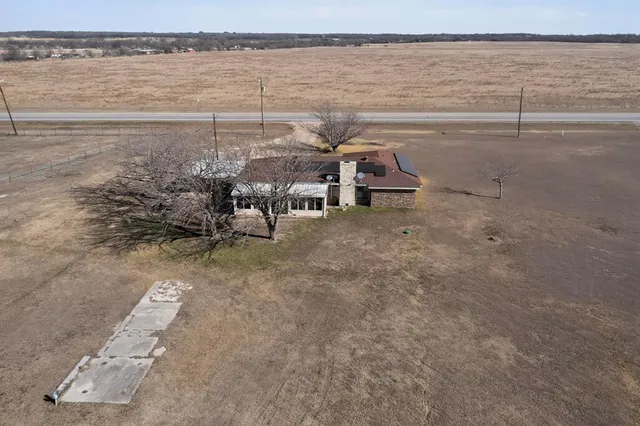 $2,500 | 3048 State Highway 171, Cleburne, TX 76031