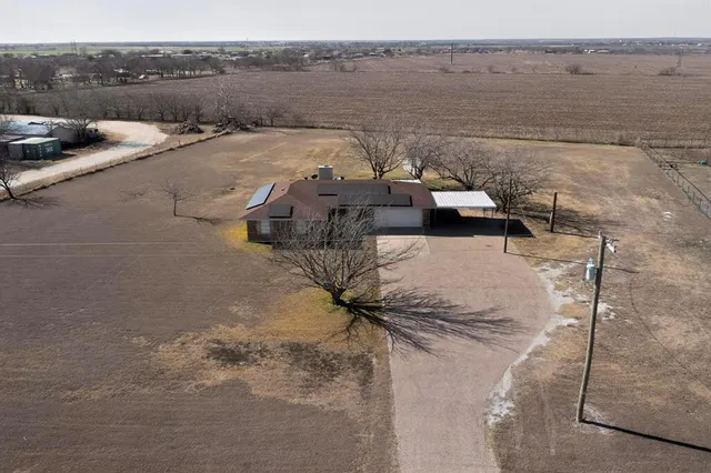 $2,500 | 3048 State Highway 171, Cleburne, TX 76031