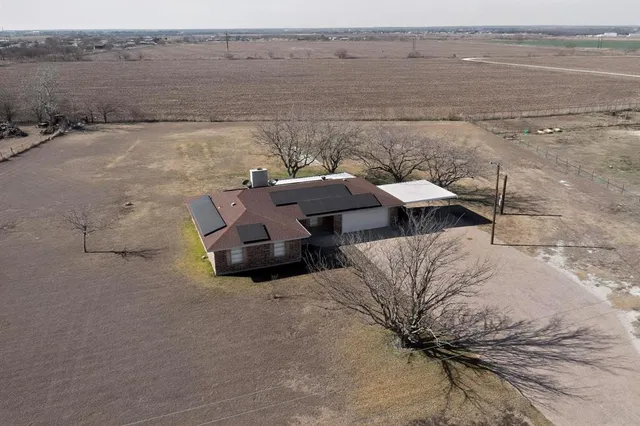 $2,500 | 3048 State Highway 171, Cleburne, TX 76031