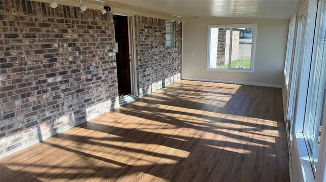 $2,500 | 3048 State Highway 171, Cleburne, TX 76031